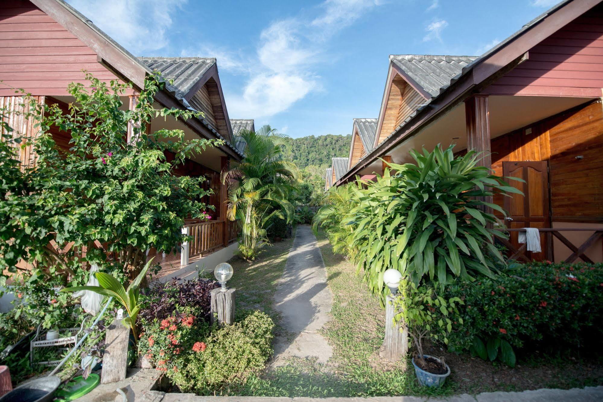 Poonsap Resort Koh Lanta Exterior photo