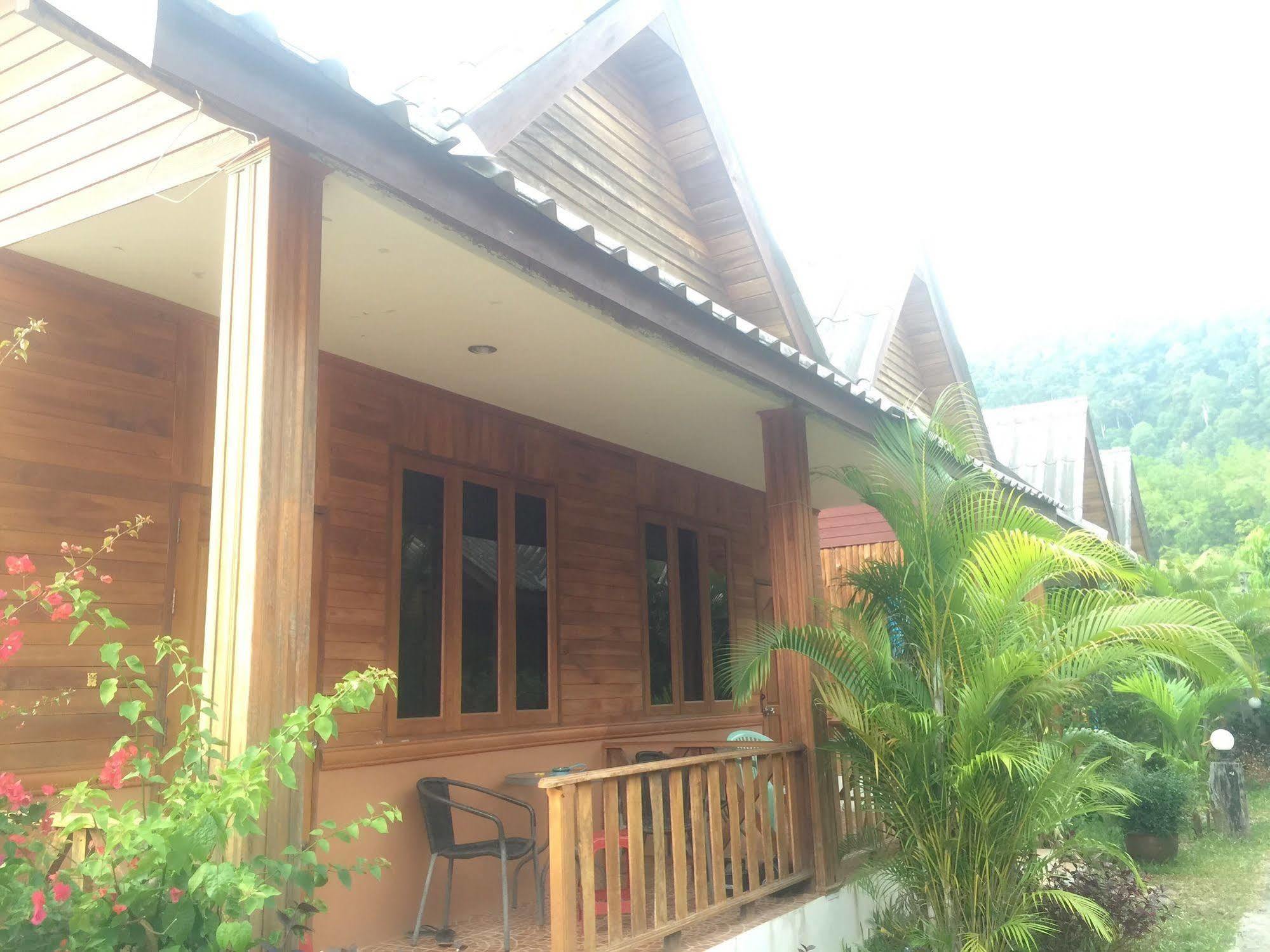 Poonsap Resort Koh Lanta Exterior photo
